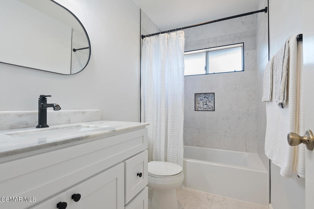 3818 Calle Clara Vista