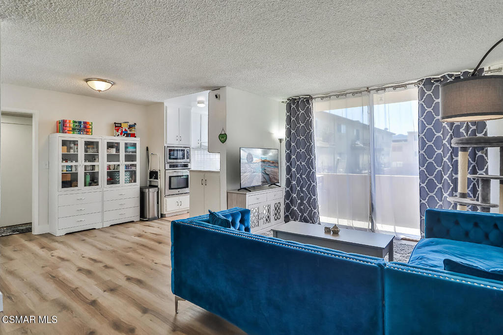 5429 Newcastle Avenue 213