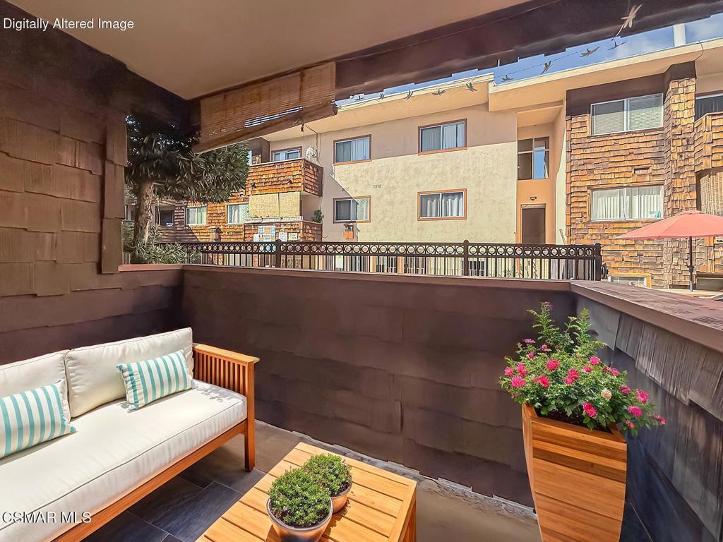 5349 Newcastle Avenue 28