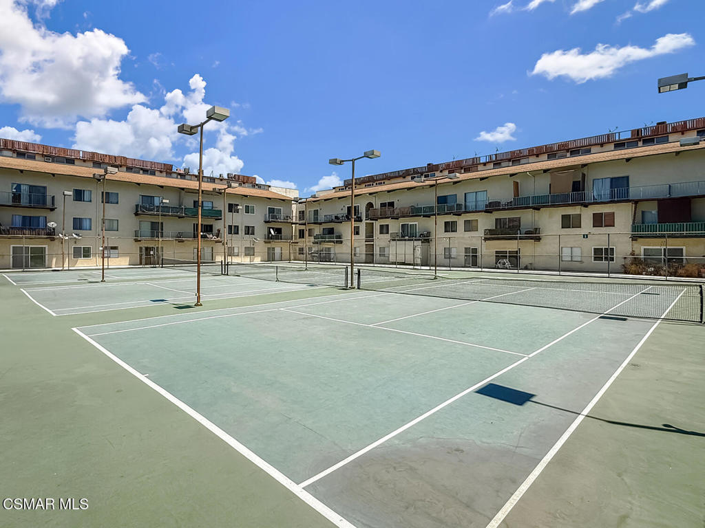 5460 White Oak Avenue E308