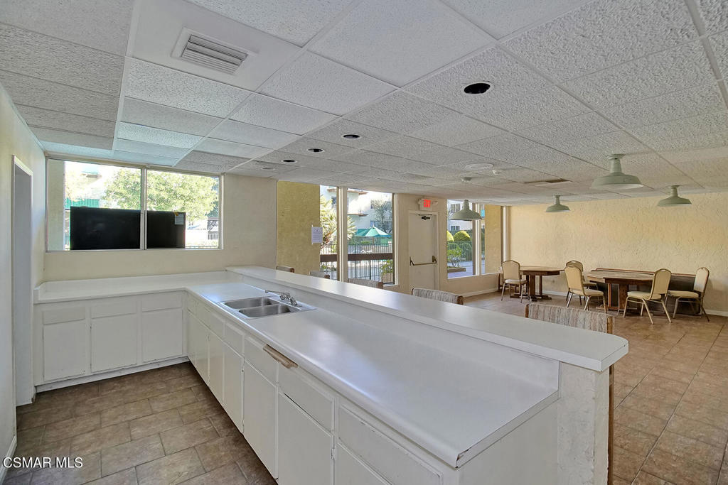 5460 White Oak Avenue E308