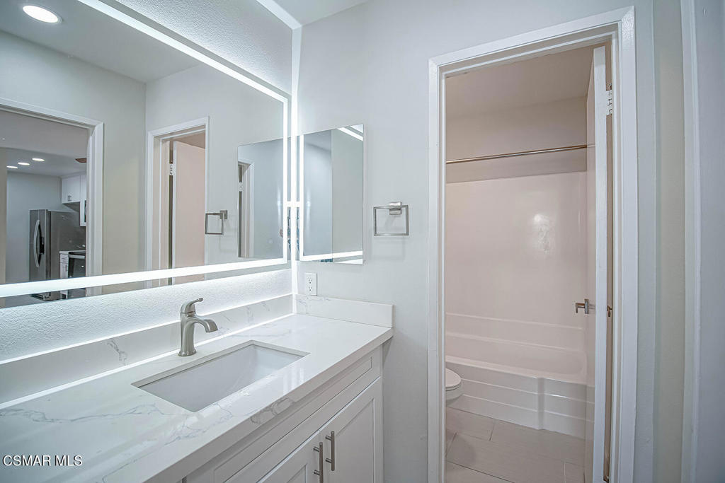 5460 White Oak Avenue E308