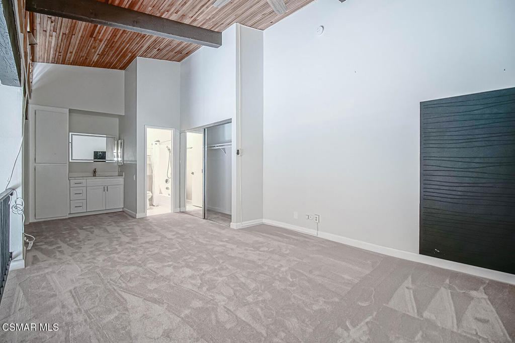 5460 White Oak Avenue E308