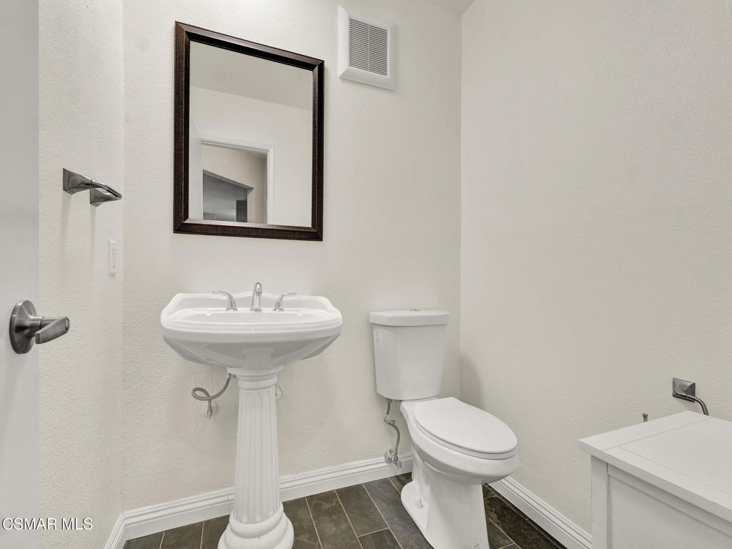 4230 Whitsett Avenue 9