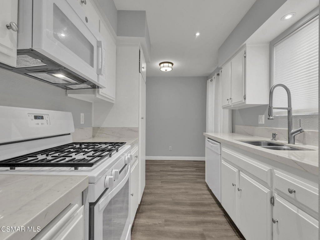 4230 Whitsett Avenue 9