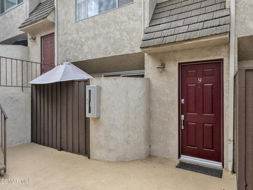 4230 Whitsett Avenue 9