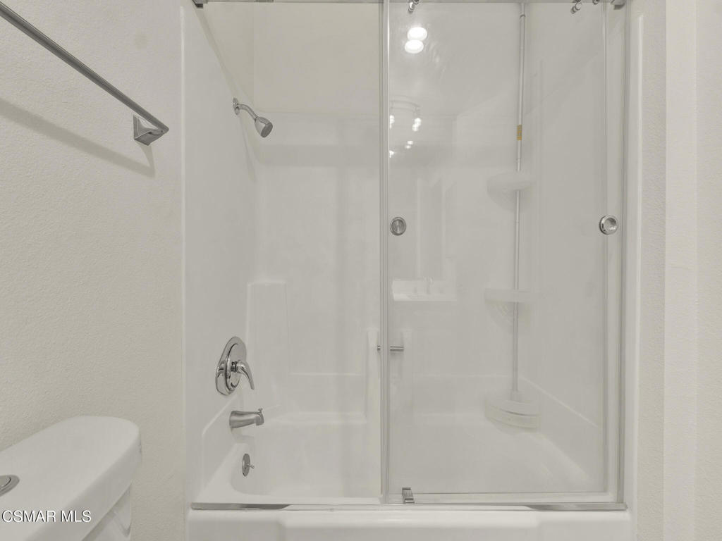 4230 Whitsett Avenue 9