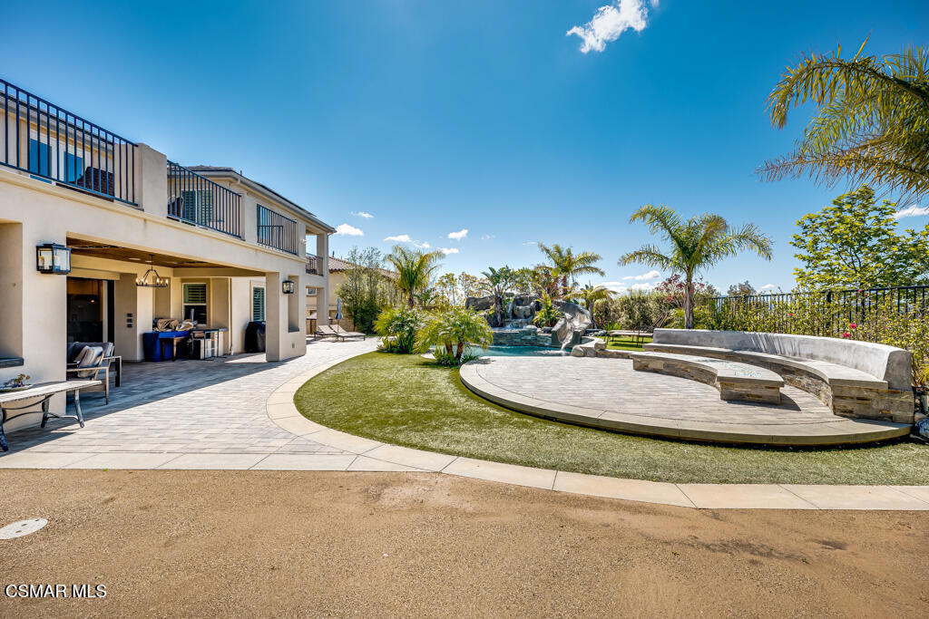 7377 Woods Court