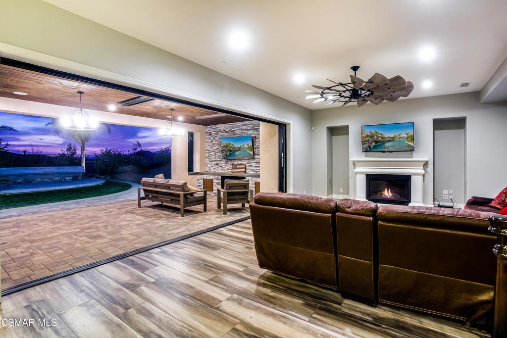 7377 Woods Court