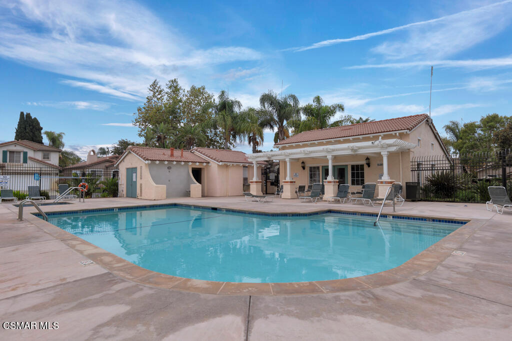 663 Avenida Magdalena