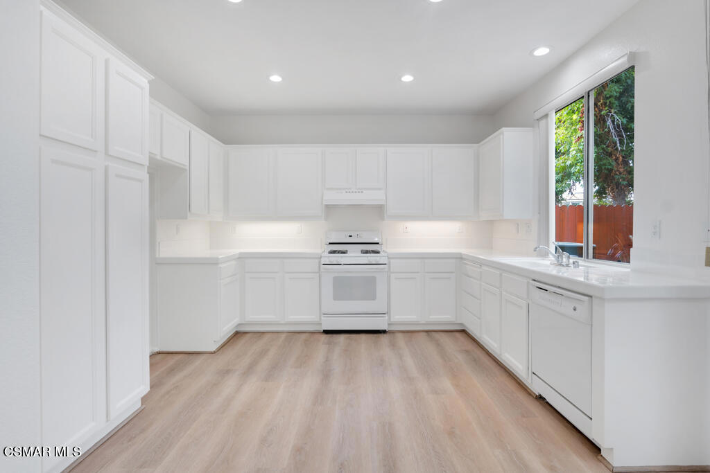 663 Avenida Magdalena