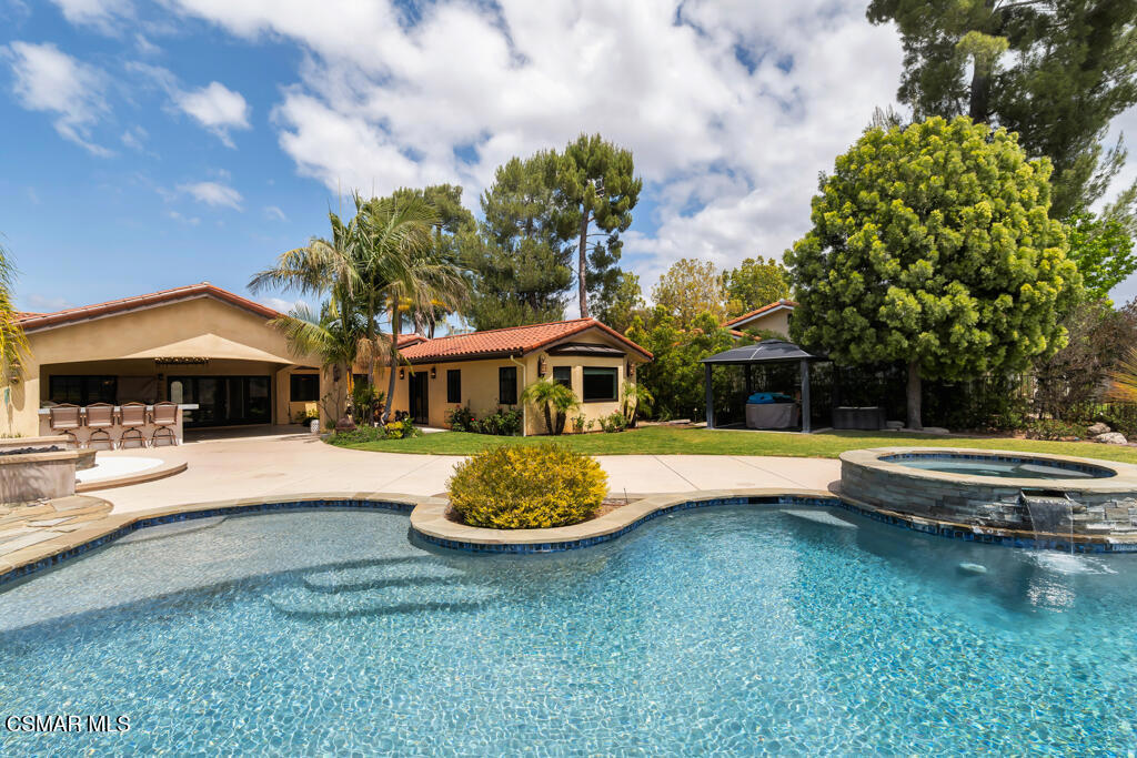 2076 Hillsbury Road