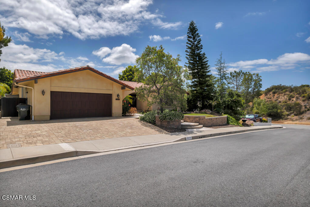 2076 Hillsbury Road