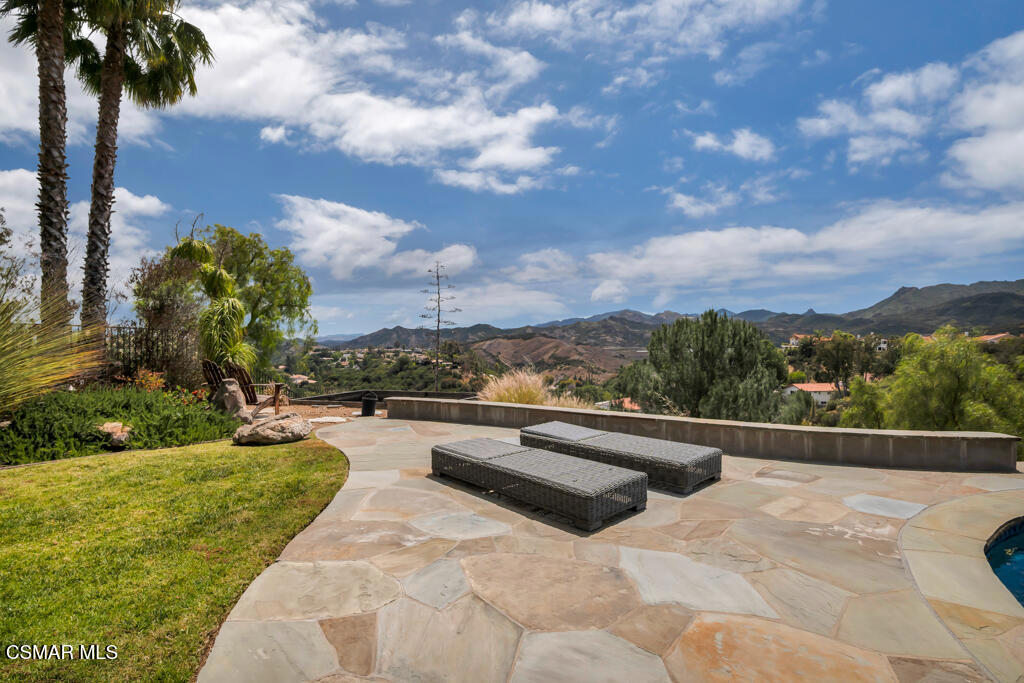 2076 Hillsbury Road