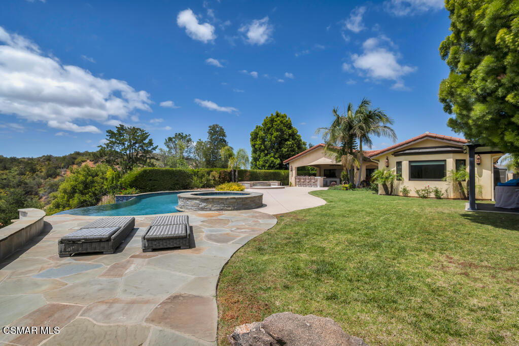 2076 Hillsbury Road