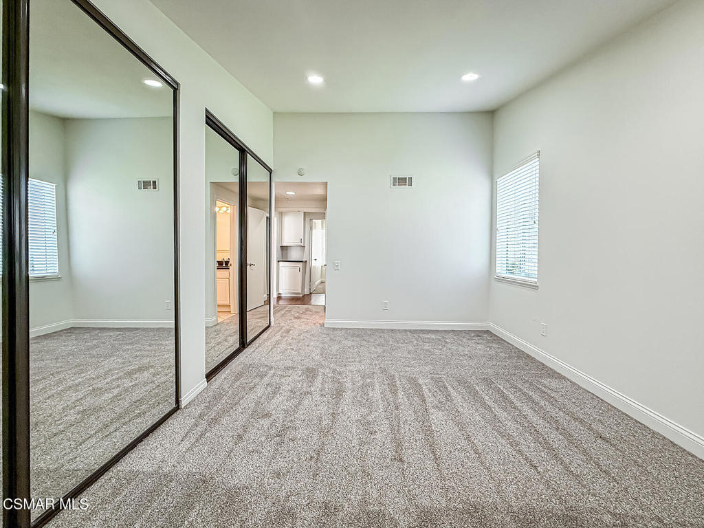 42203 Village 42