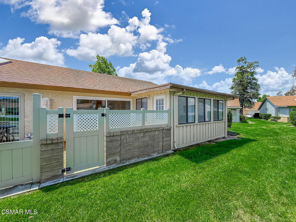 42203 Village 42