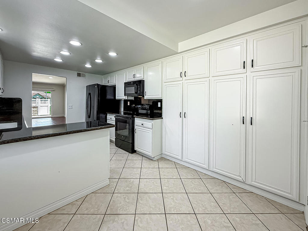 42203 Village 42