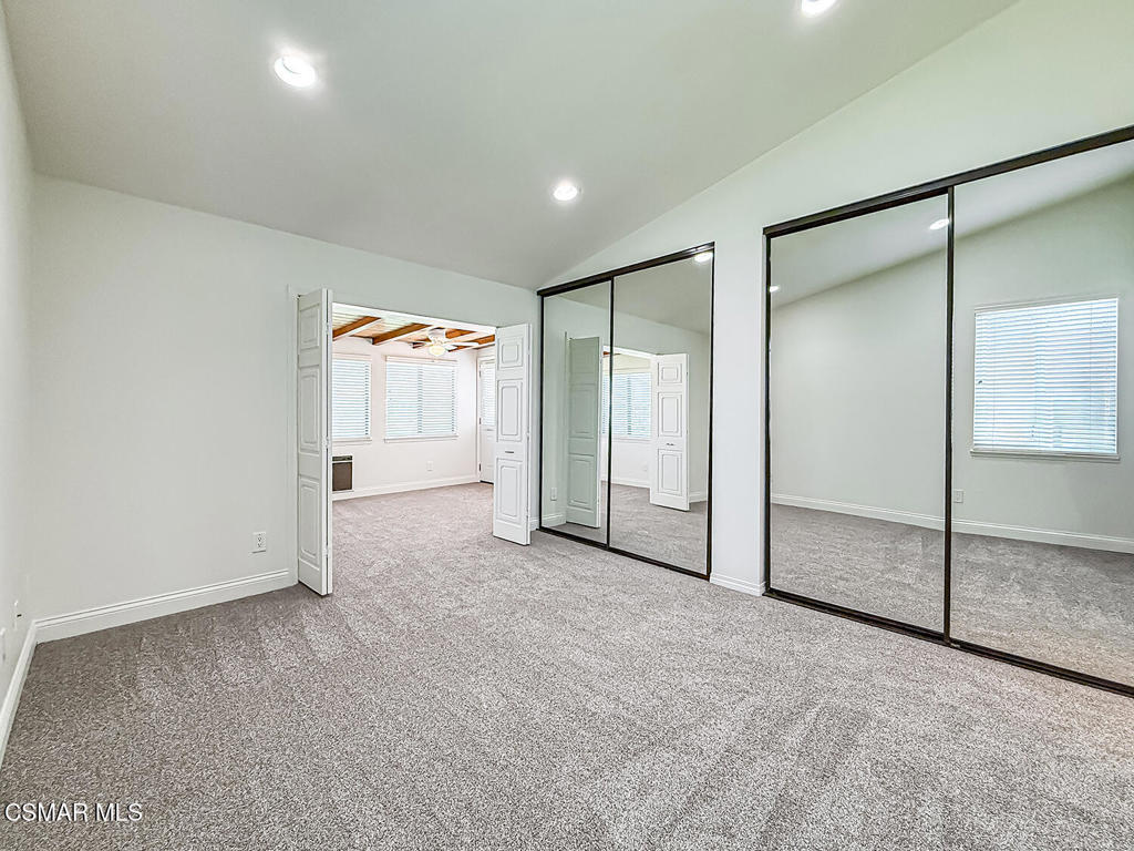 42203 Village 42