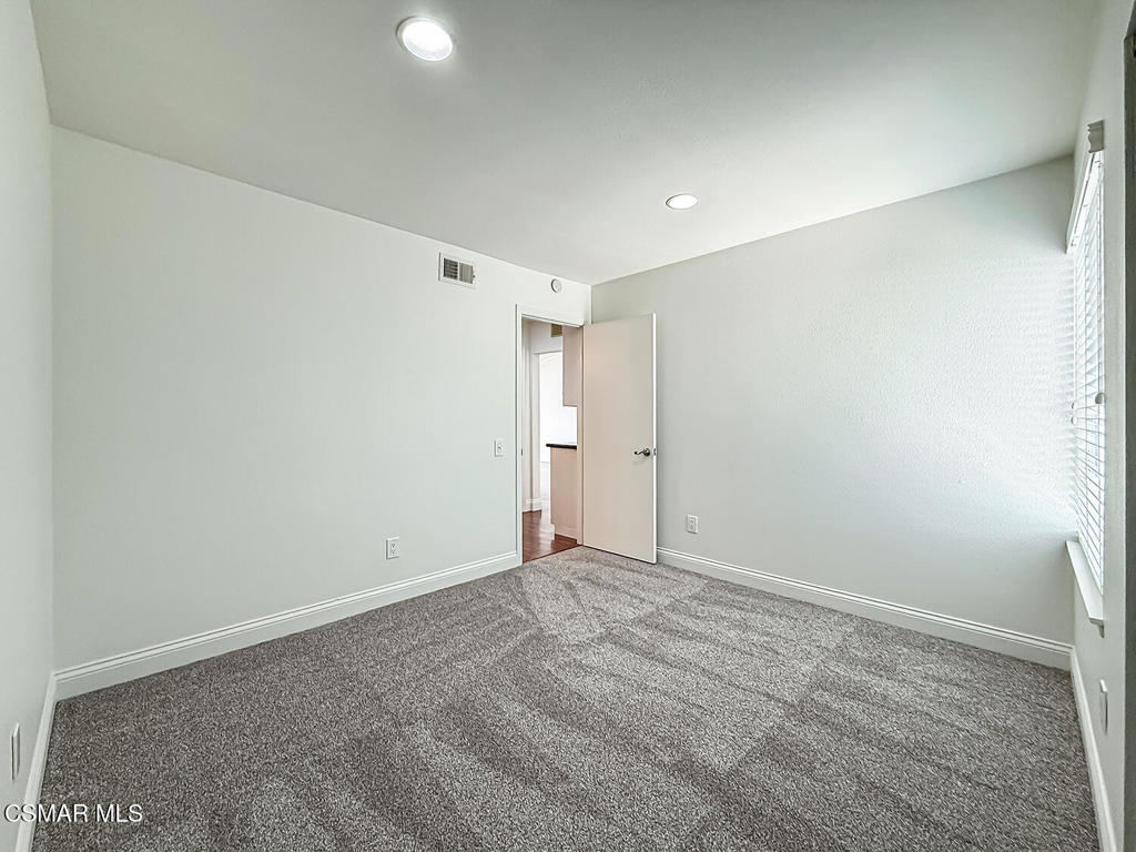 42203 Village 42
