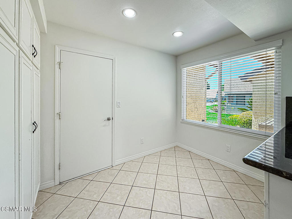 42203 Village 42