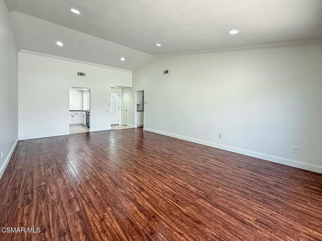 42203 Village 42