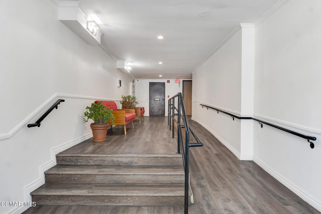 8710 Independence Avenue 307