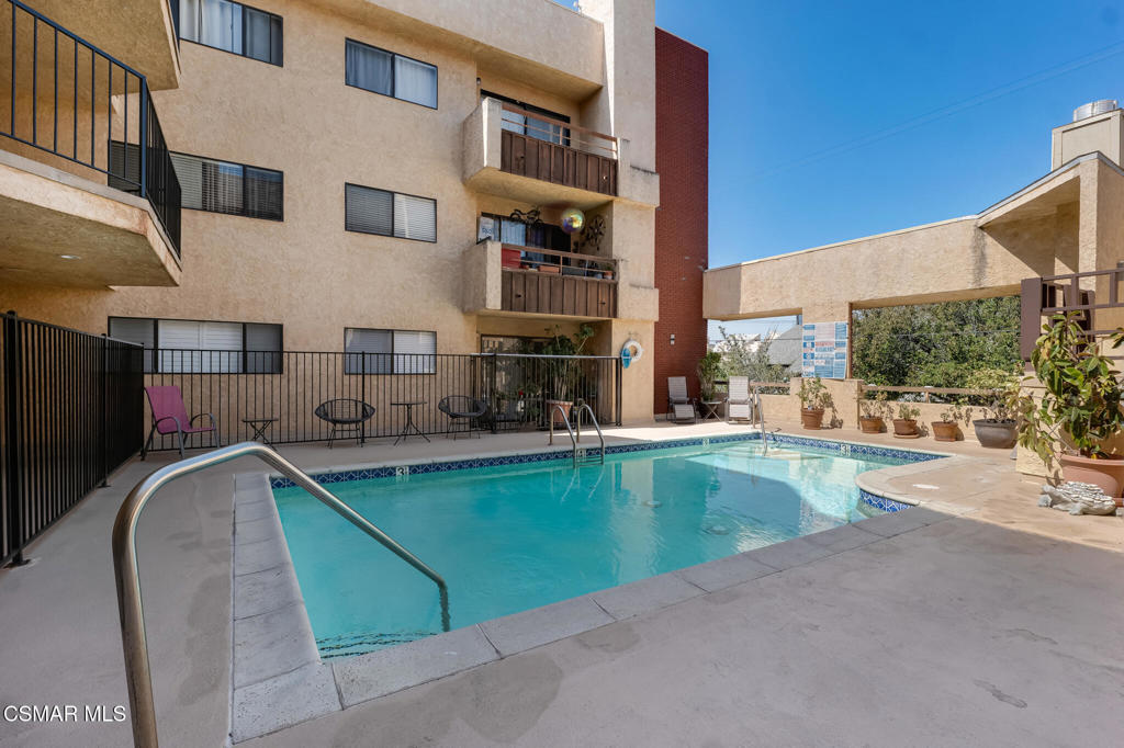 8710 Independence Avenue 307