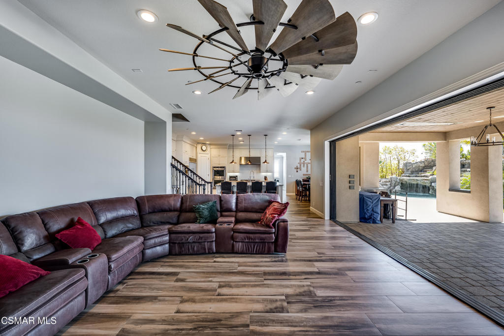 7377 Woods Court