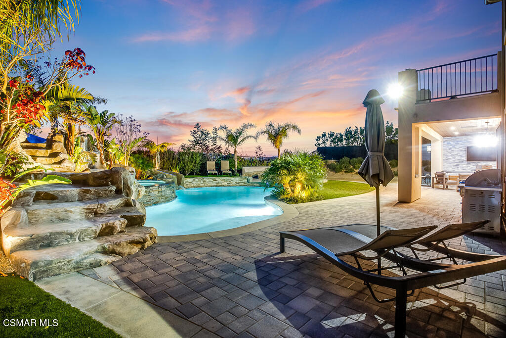 7377 Woods Court