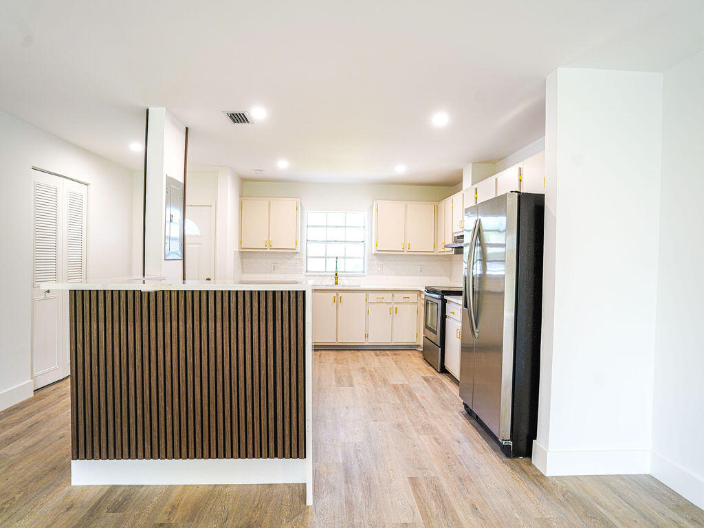 435 Bennington Lane 435