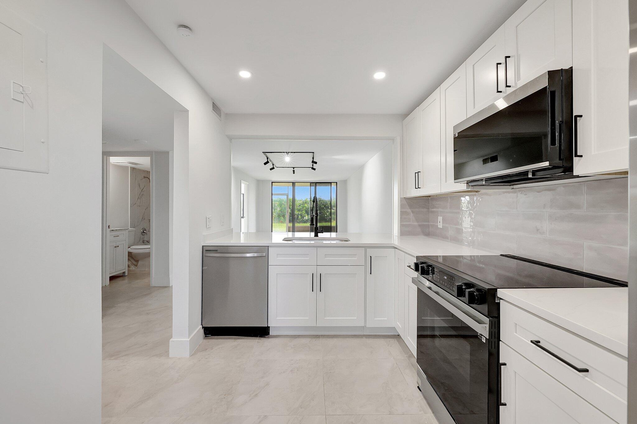7370 S Ocean Drive 114