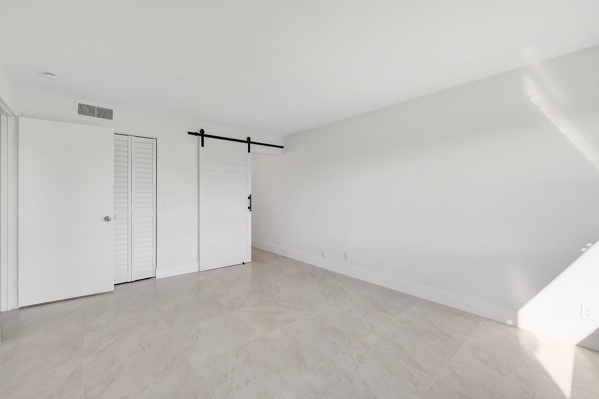 7370 S Ocean Drive 114
