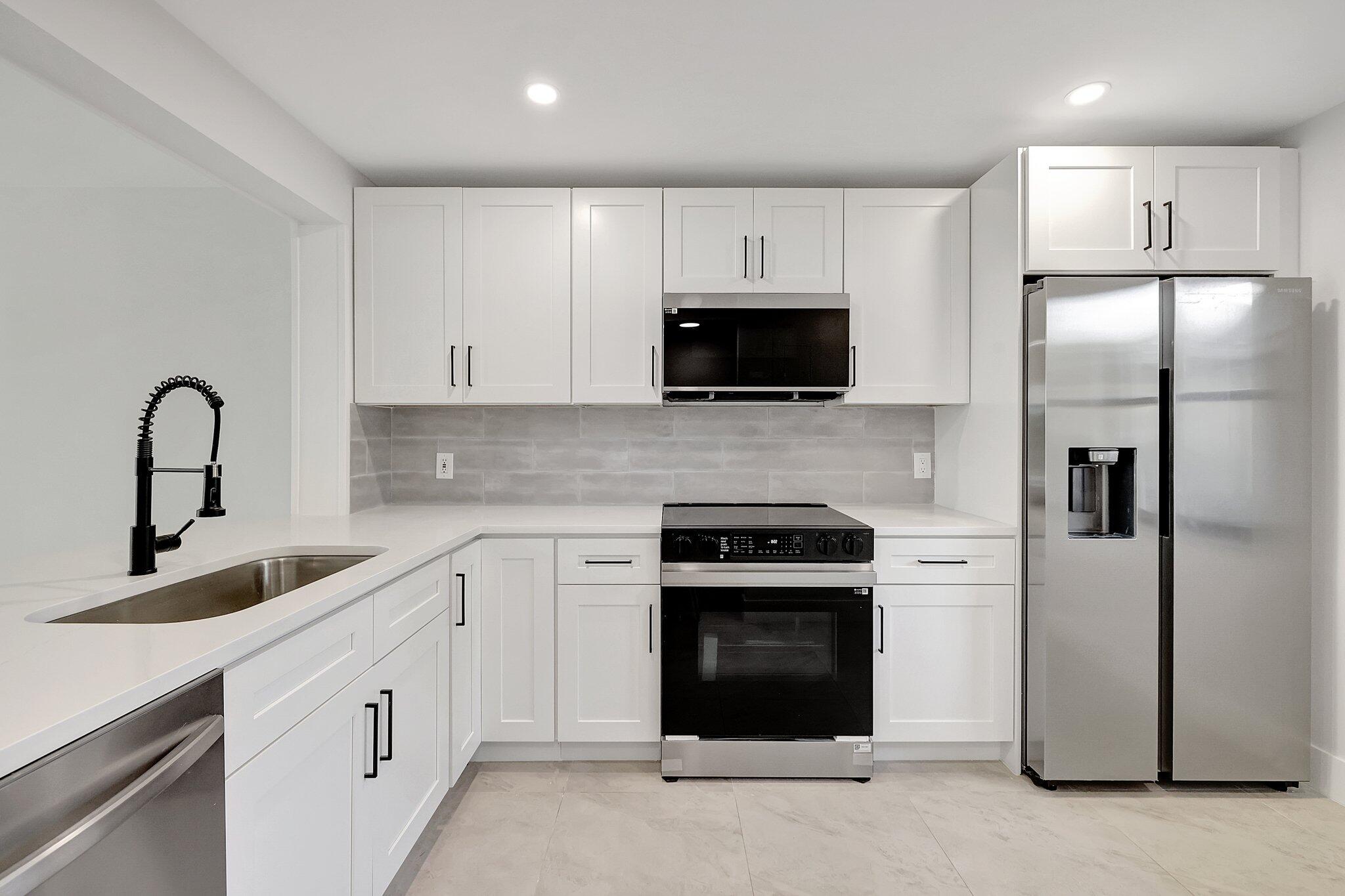 7370 S Ocean Drive 114