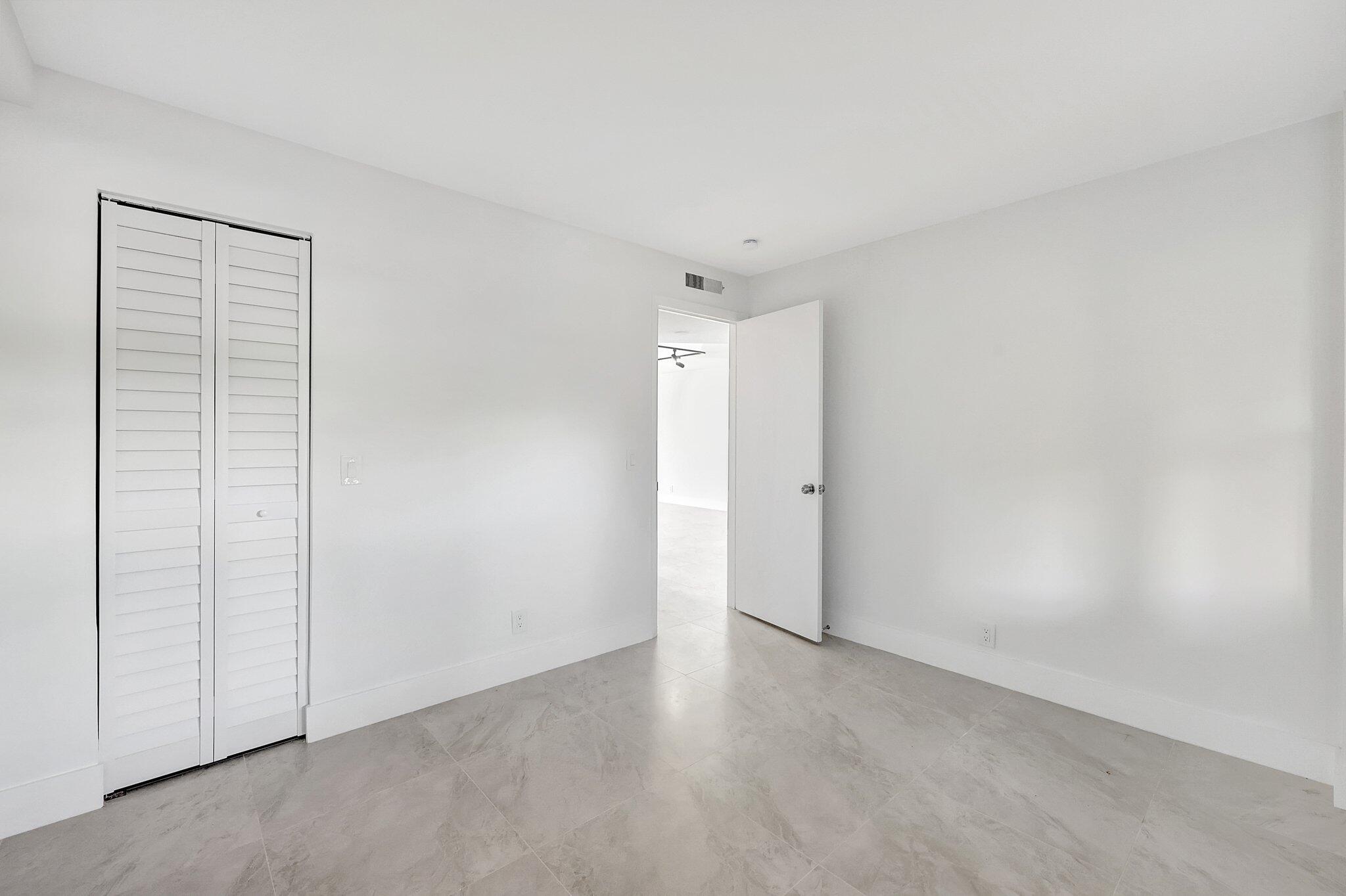 7370 S Ocean Drive 114