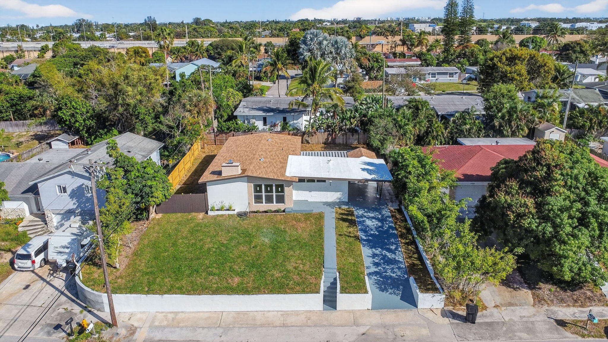 1426 Hillcrest Dr Drive