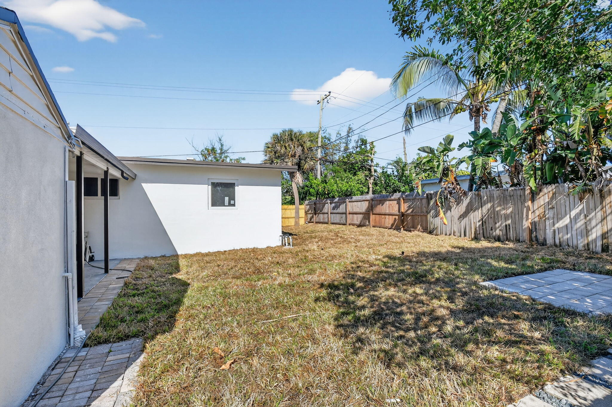 1426 Hillcrest Dr Drive