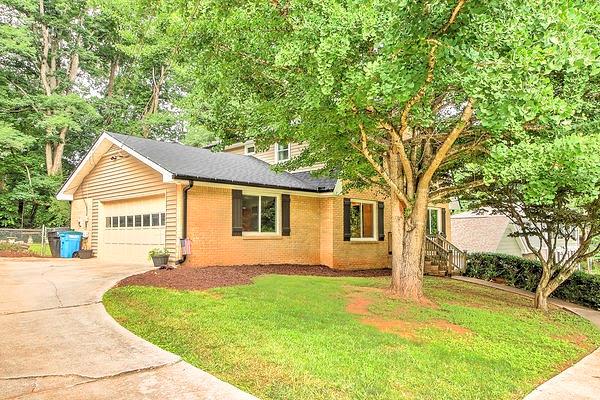 623 RIDGEVIEW Drive SW