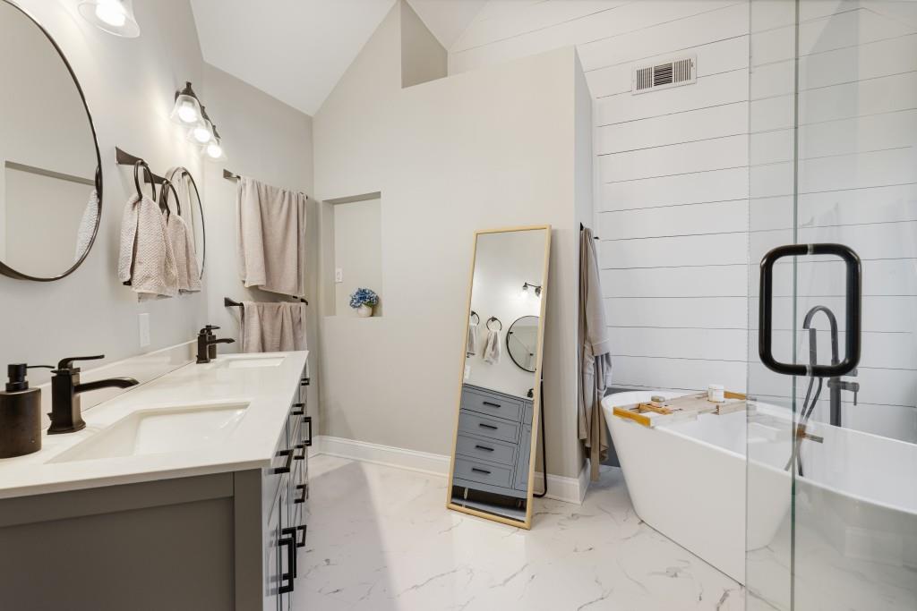 2336 Logan Circle NE