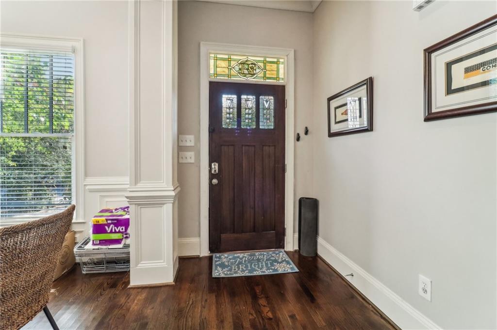 24 Leslie Street NE