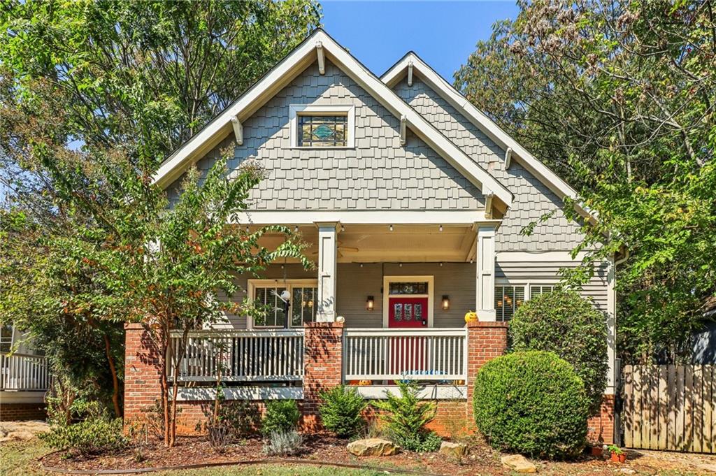 24 Leslie Street NE