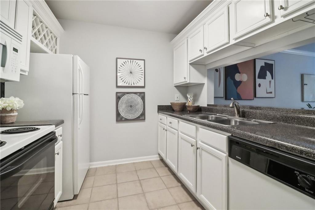 3655 Habersham Road Unit B132