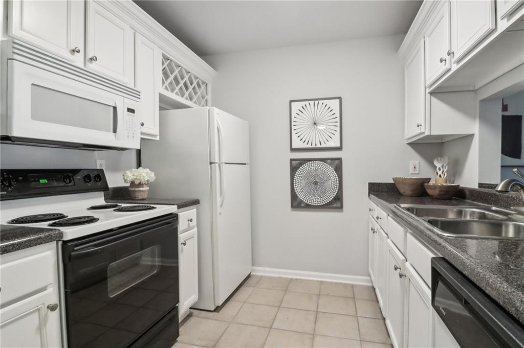 3655 Habersham Road Unit B132