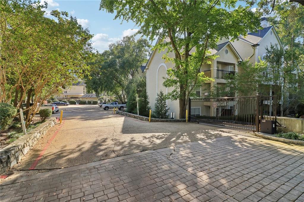 3655 Habersham Road Unit B132