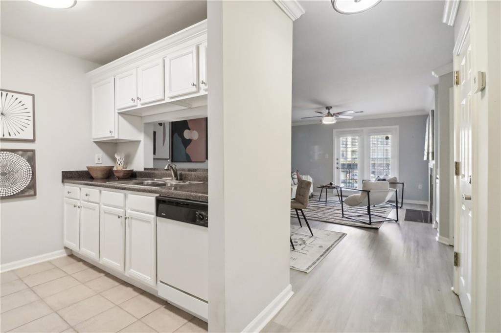 3655 Habersham Road Unit B132