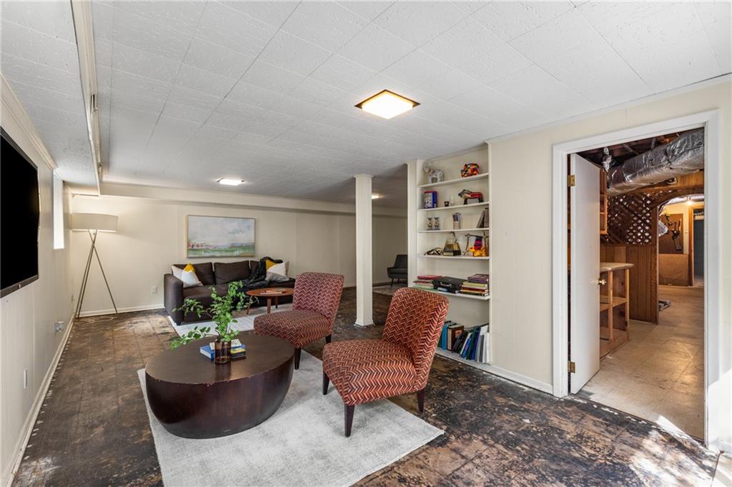1126 Chatsworth Drive