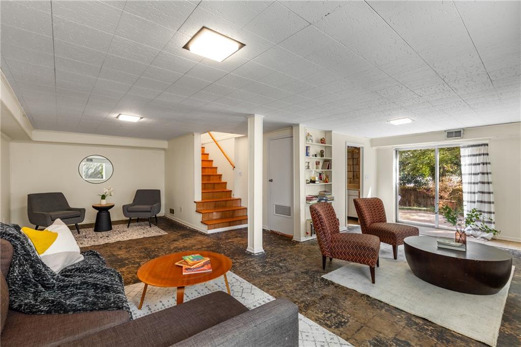 1126 Chatsworth Drive