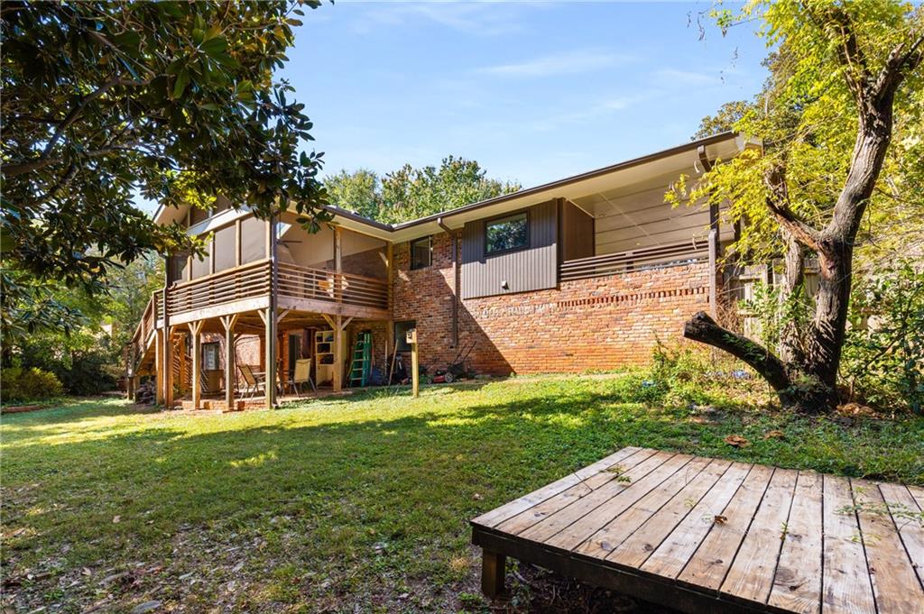 1126 Chatsworth Drive