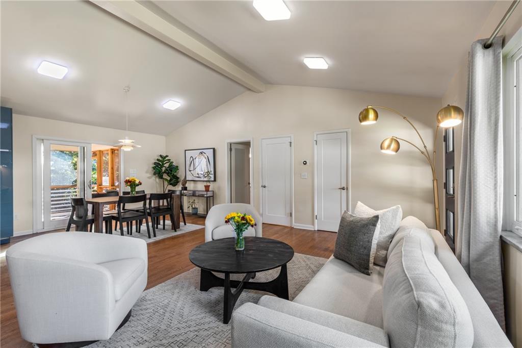 1126 Chatsworth Drive