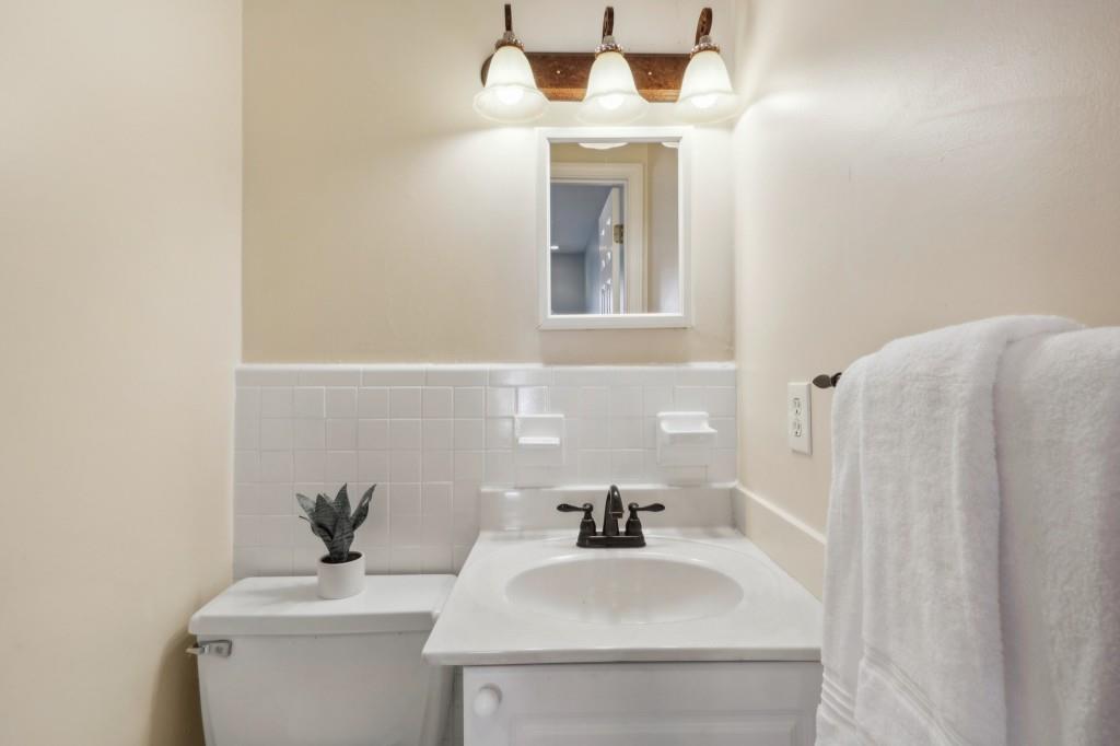5375 Roswell Unit C4